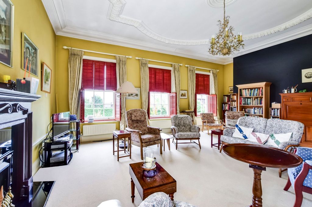 Additional image 5 of 2 bed flat for saleBreakspear Place, Abbots Langley WD5