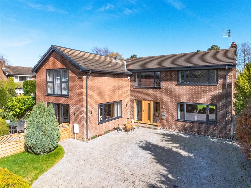 5 bed detached house for saleNormanby Chase, Altrincham WA14