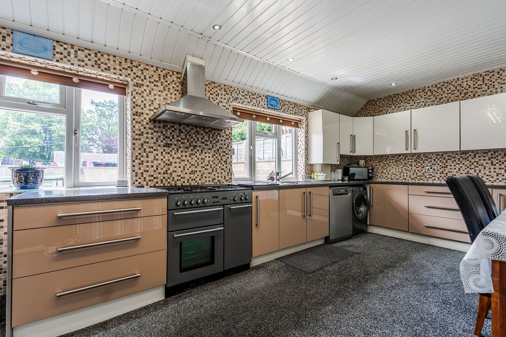 Additional image 7 of 5 bed detached house for saleTrack Road, Batley WF17