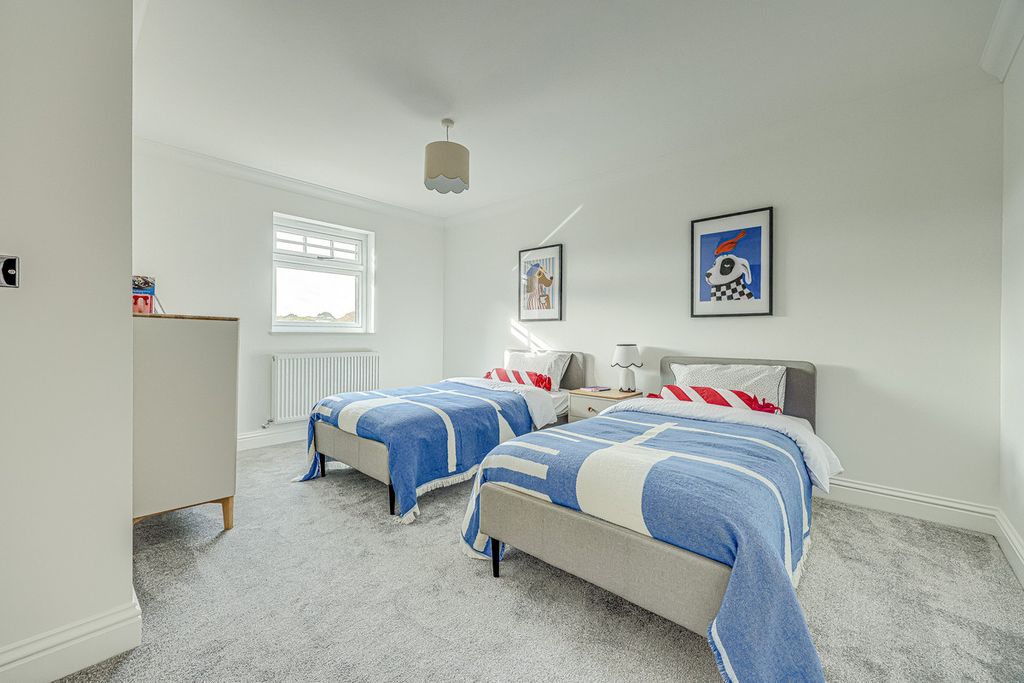 Additional image 36 of 5 bed detached house for saleNashlea Farm, Poors Lane North, Benfleet SS7