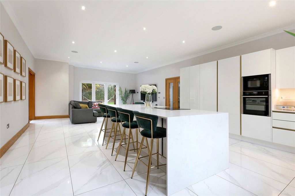 Additional image 2 of 6 bed detached house for salePenn Road, Knotty Green, Beaconsfield, Buckinghamshire HP9