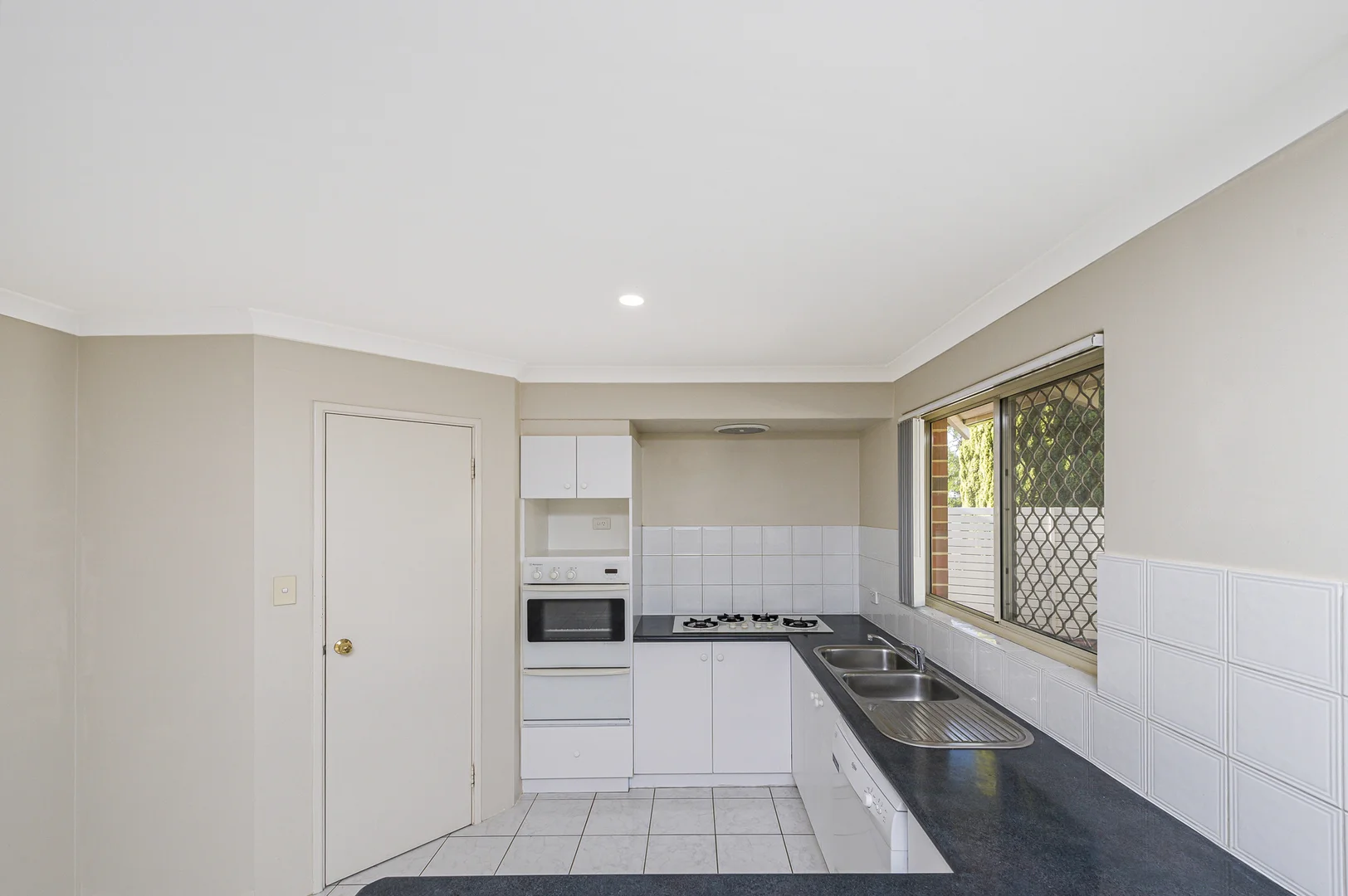 Additional image 4 of 2/33 Banksia Street, Joondanna WA 6060