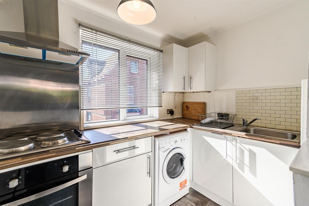 Additional image 10 of 1 bed flat for salePark Road, Barry CF62
