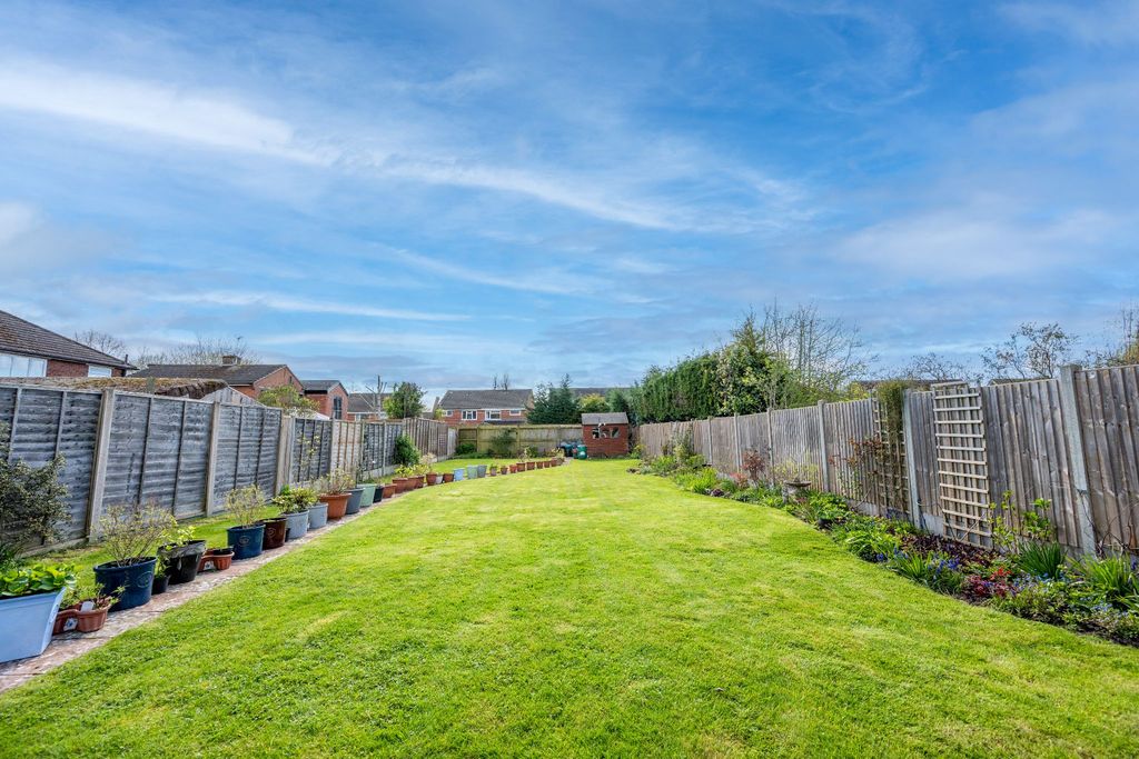 Additional image 3 of 4 bed semi-detached house for saleThrockmorton Road, Alcester B49
