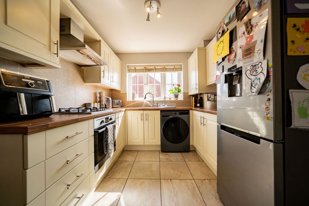 Additional image 7 of 3 bed semi-detached house for saleCooper Close, Markfield, Leicester, Leicestershire LE67