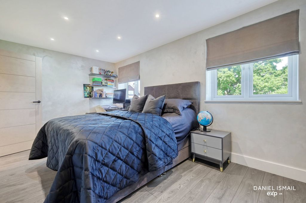 Additional image 25 of 5 bed detached house for saleGreat Berry Lane, Langdon Hills, Basildon SS16