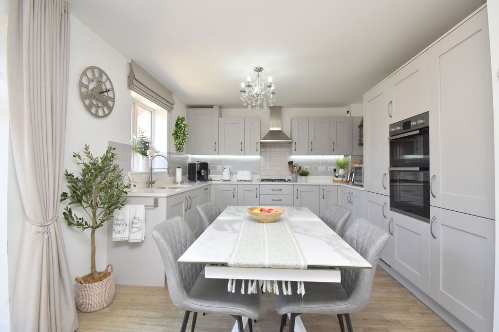 Additional image 4 of 4 bed detached house for saleCollings Crescent, Biggleswade SG18