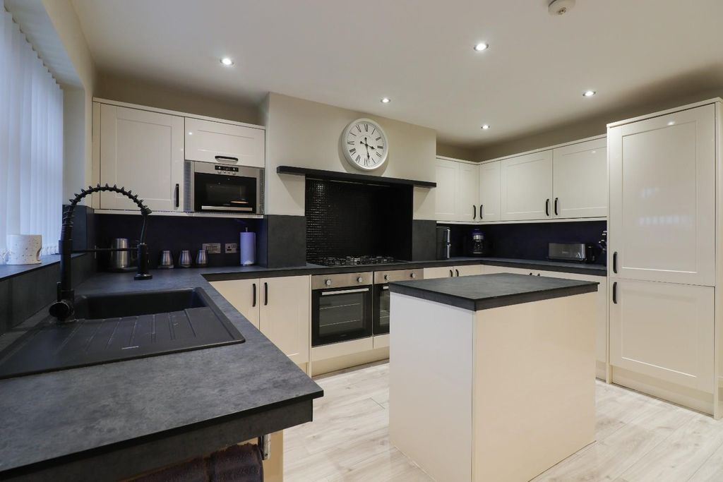 Additional image 4 of 5 bed detached house for saleMistyfield House, Church Hill, Royston, Barnsley S71