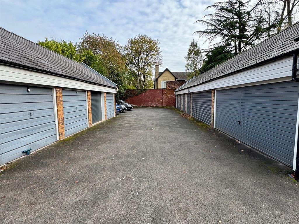 Additional image 21 of 4 bed terraced house for saleGlenfield, Altrincham WA14