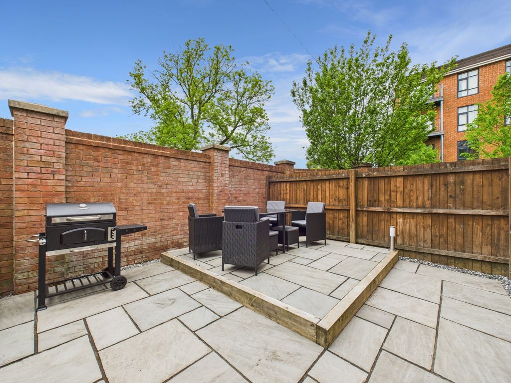 Additional image 23 of 4 bed terraced house for salePark Square, Ashton-Under-Lyne OL6