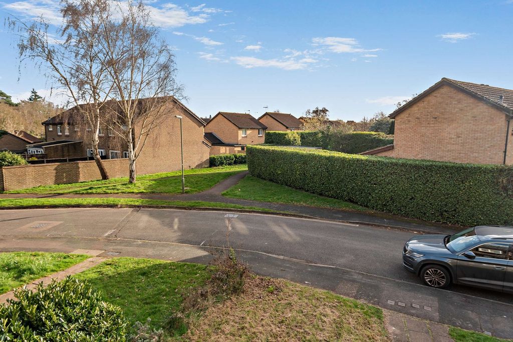 Additional image 16 of 1 bed flat for saleWillowmead Close, Woking GU21