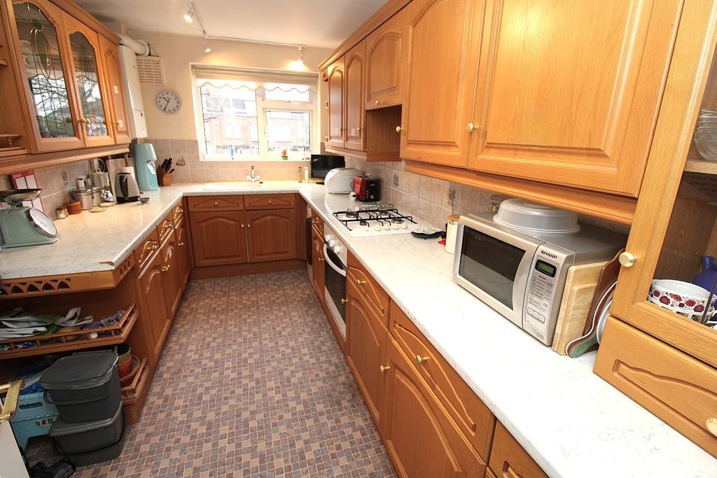 Additional image 5 of 2 bed flat for saleWoodmansterne Lane, Banstead SM7