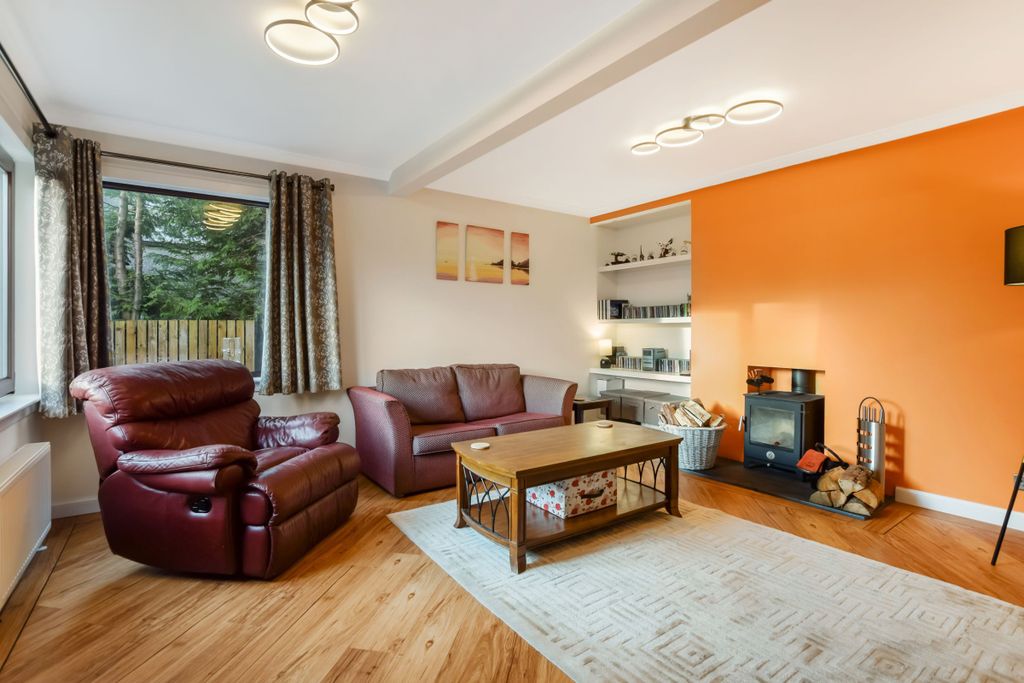 5 bed detached house for saleDrumlanrig, 19 Strathmore Avenue, Kirriemuir. DD8 photo 3