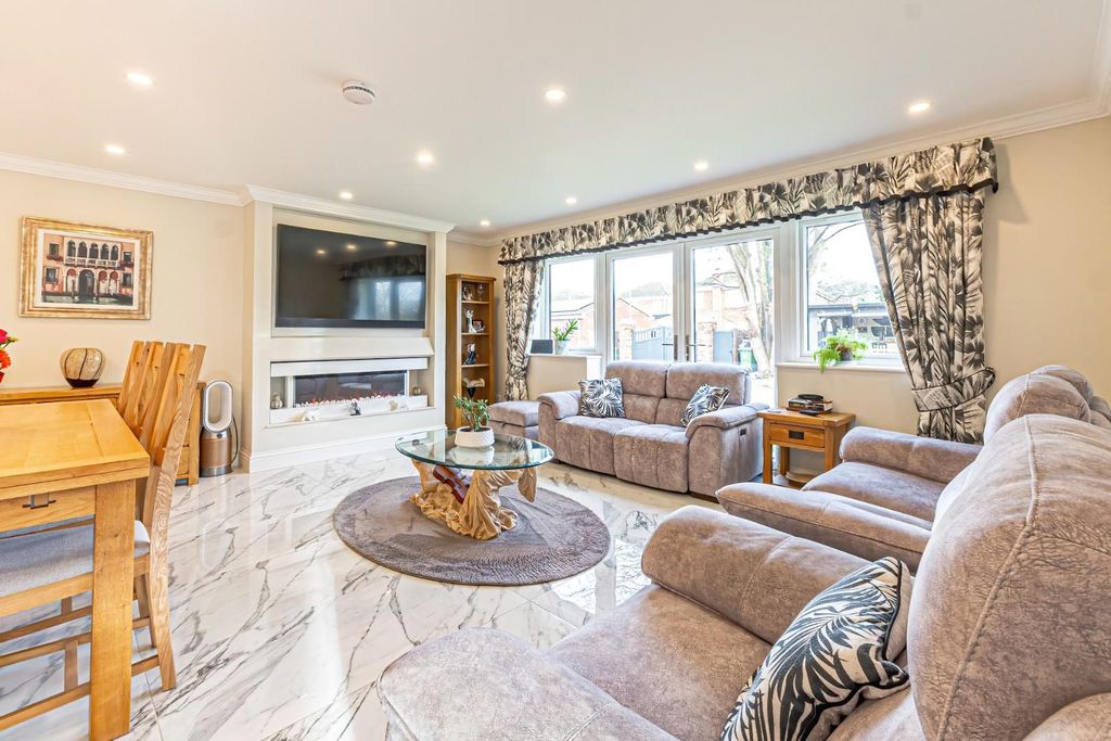 Additional image 2 of 5 bed detached house for saleBarnett Way, Bierton, Aylesbury HP22