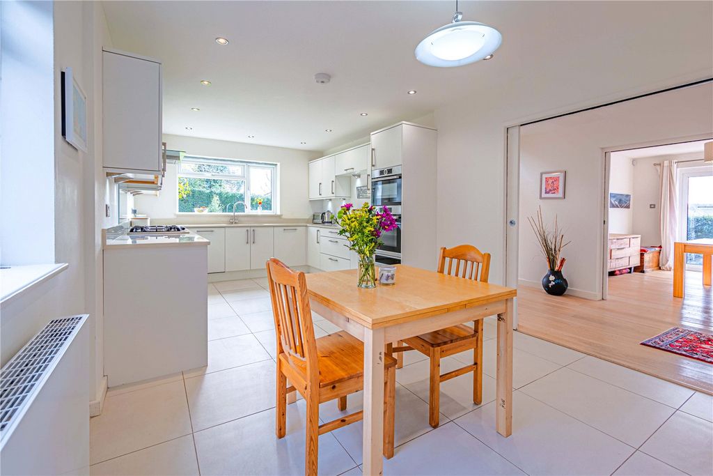 Additional image 18 of 5 bed detached house for saleGaveston Drive, Berkhamsted, Hertfordshire HP4