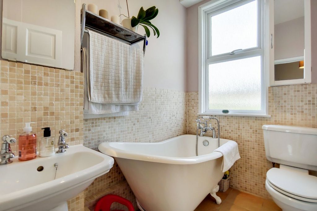 Additional image 13 of 4 bed semi-detached house for saleArrol Road, Beckenham BR3