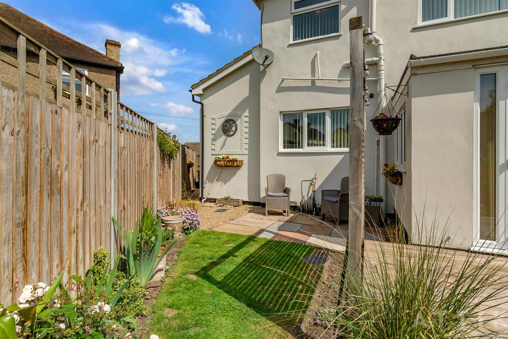 Additional image 33 of 4 bed semi-detached house for saleUpper Avenue, Halesworth IP19