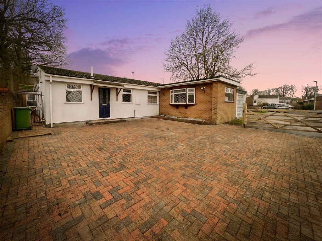 2 bed bungalow for saleDotterel Close, Lordswood, Chatham, Kent ME5