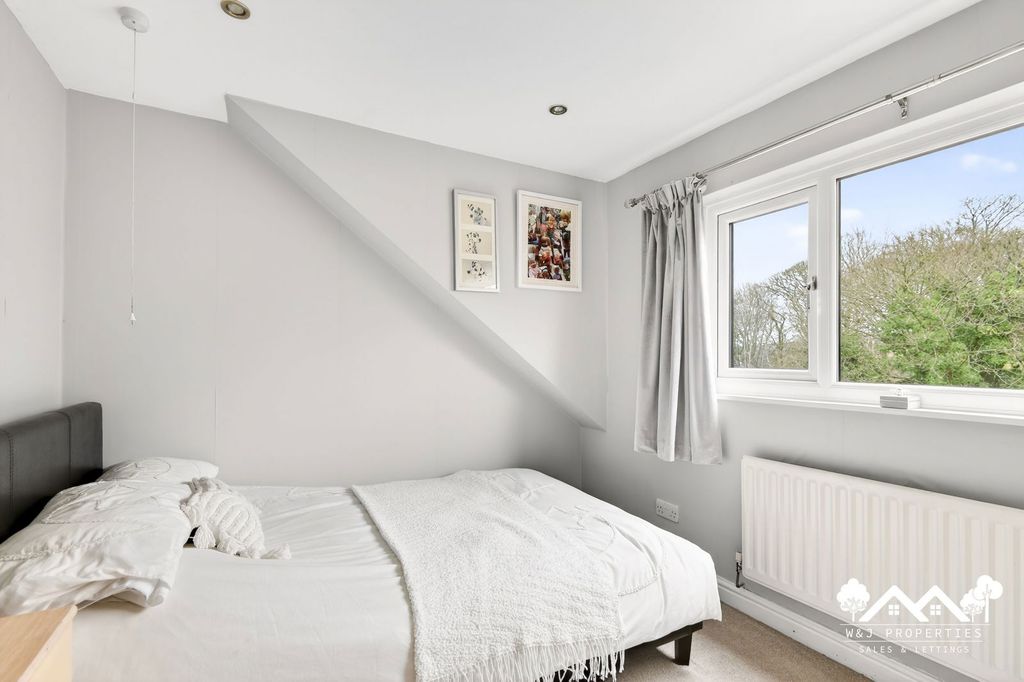 Additional image 37 of 3 bed semi-detached house for saleGrafton Avenue, Baxenden, Accrington BB5