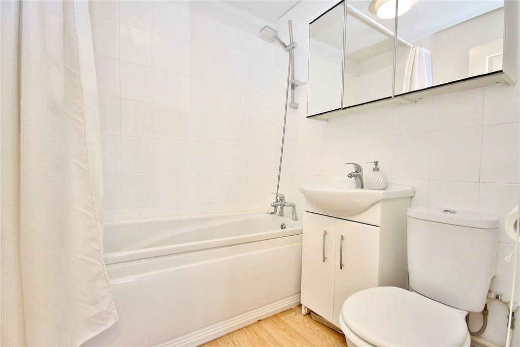 Additional image 6 of 1 bed flat for saleVenton Close, Goldsworth Park, Woking, Surrey GU21