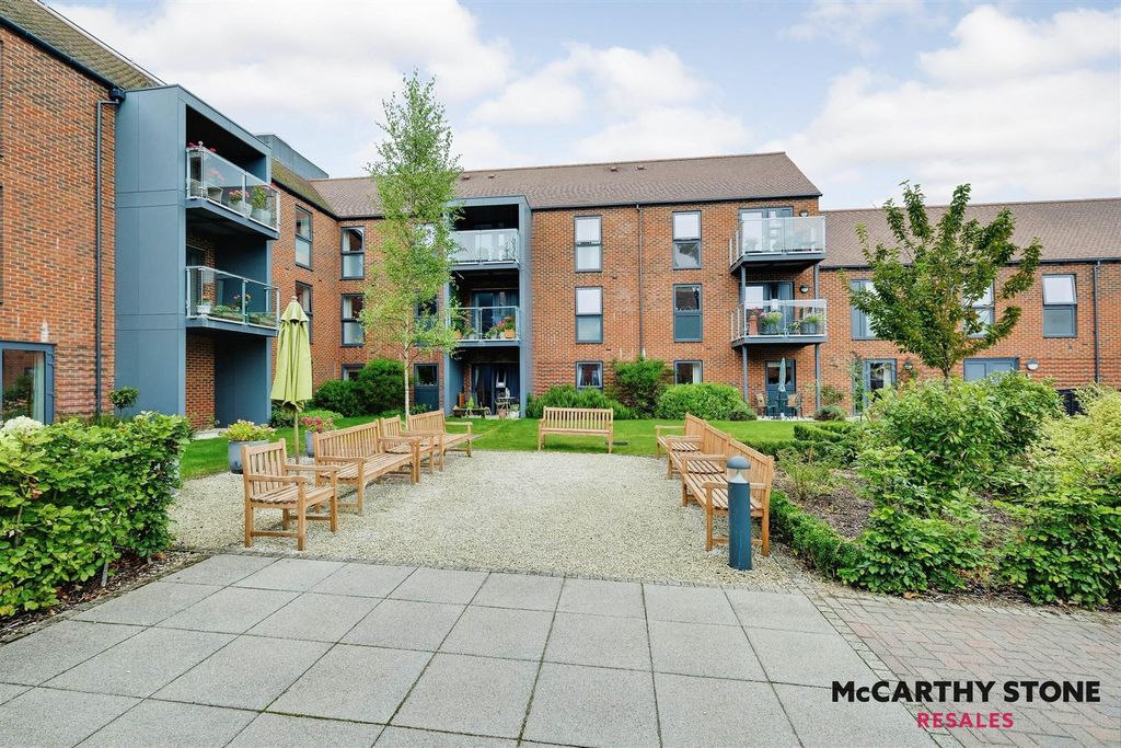 Additional image 25 of 1 bed flat for saleWayfarer Place, The Dean, Alresford SO24