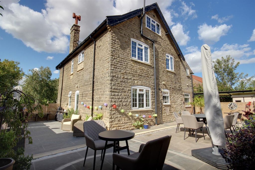 Additional image 3 of 4 bed detached house for saleChurch Road, Beverley HU17