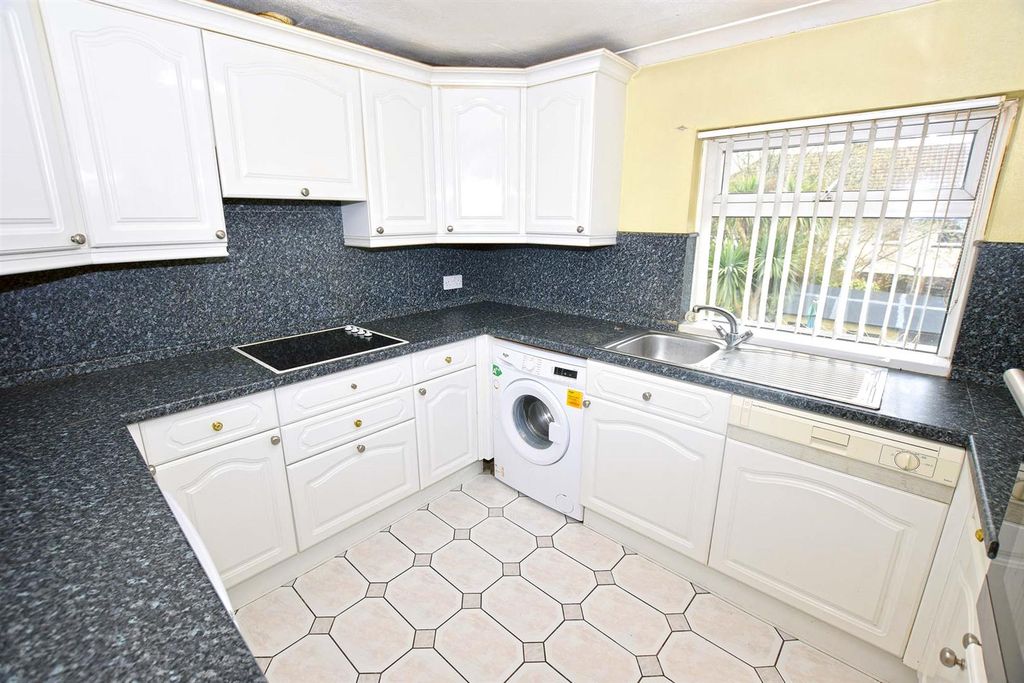 Additional image 3 of 2 bed maisonette for saleMckenzie Road, Chatham ME5