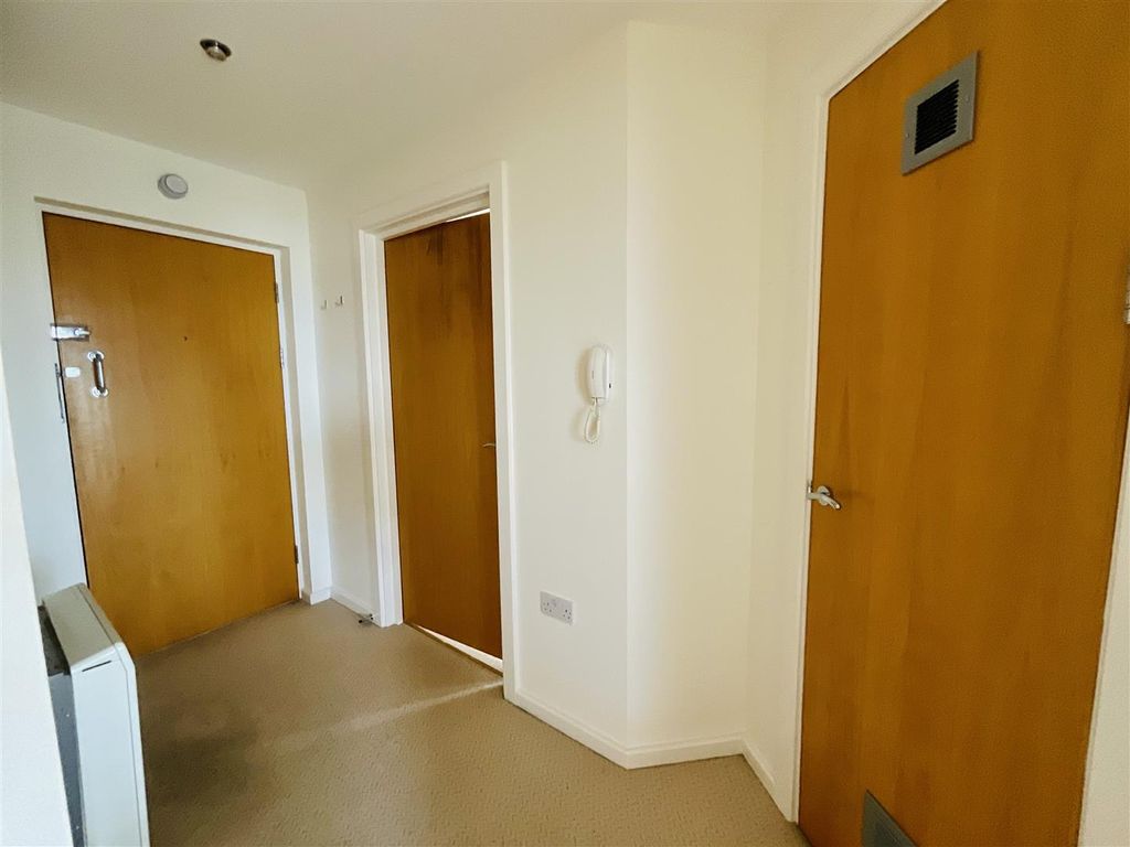 Additional image 2 of 2 bed flat for salePentre Doc Y Gogledd, Llanelli SA15