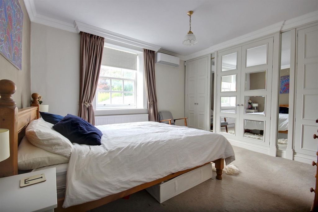 Additional image 8 of 4 bed terraced house for saleLairgate, Beverley HU17