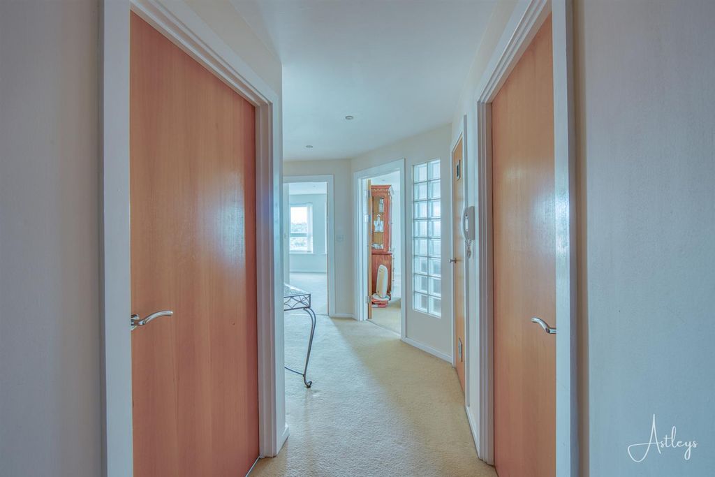 Additional image 7 of 3 bed flat for salePentre Doc Y Gogledd, Llanelli SA15