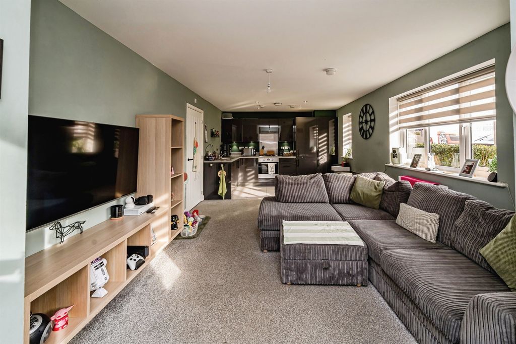 Additional image 9 of 2 bed flat for saleKempster Way, Weston Turville, Aylesbury HP22