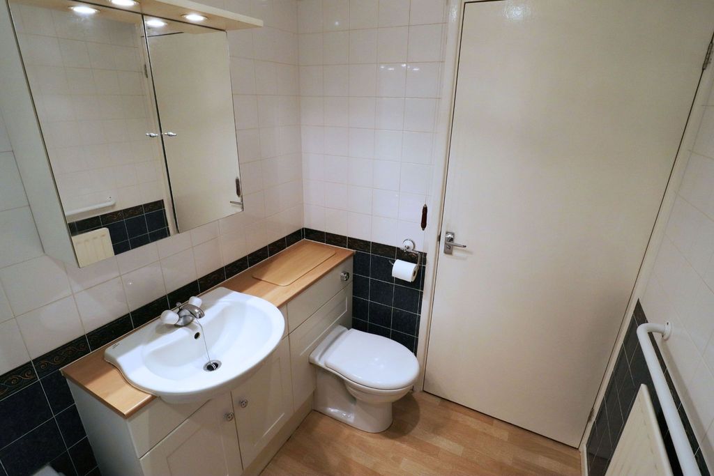 Additional image 15 of 2 bed flat for saleStratford Road, Alcester B49