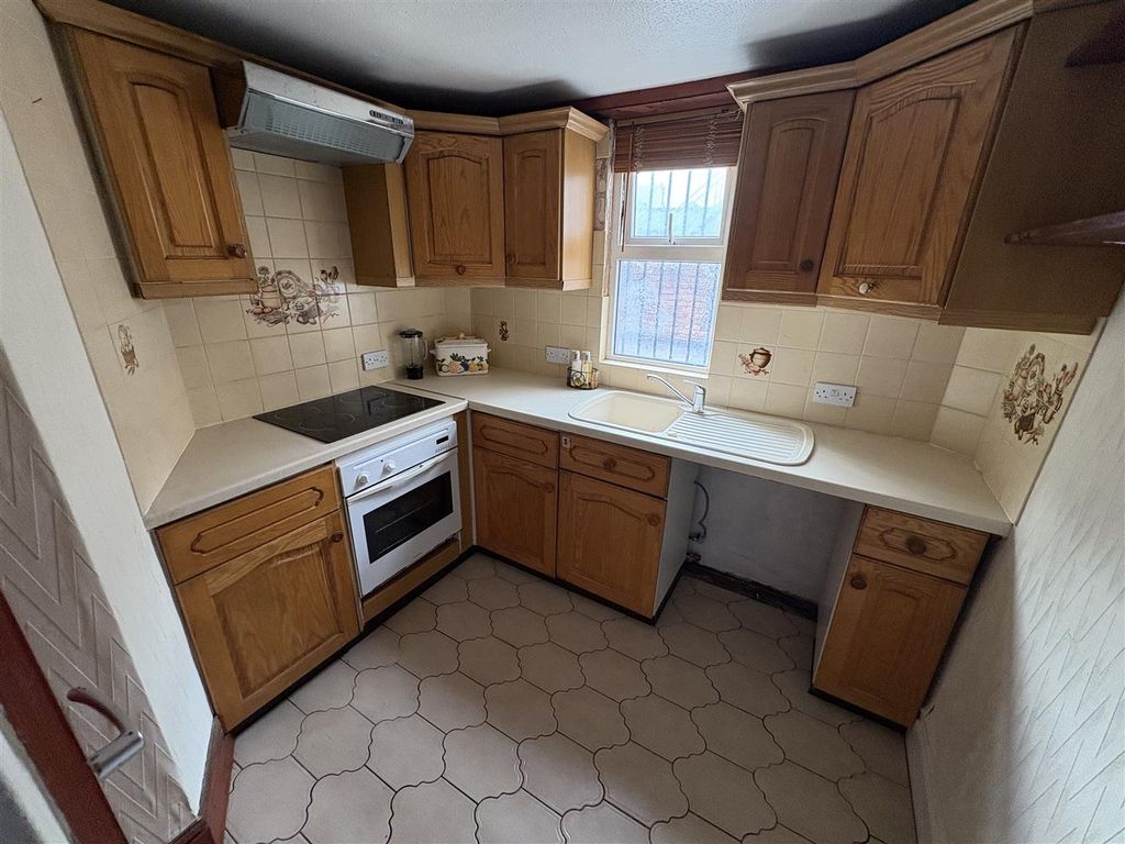 Additional image 7 of 2 bed flat for saleGreenfield Road, Colwyn Bay LL29