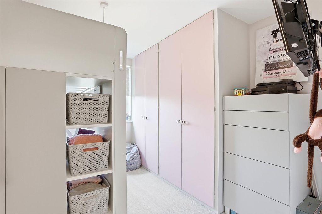 Additional image 12 of 2 bed flat for salePound Road, Banstead SM7