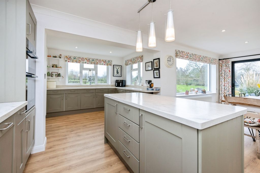 Additional image 3 of 4 bed detached house for saleBrook End, Weston Turville, Aylesbury HP22