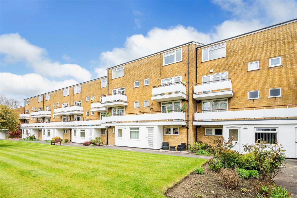 Additional image 14 of 2 bed flat for saleWell House, Woodmansterne Lane, Banstead SM7