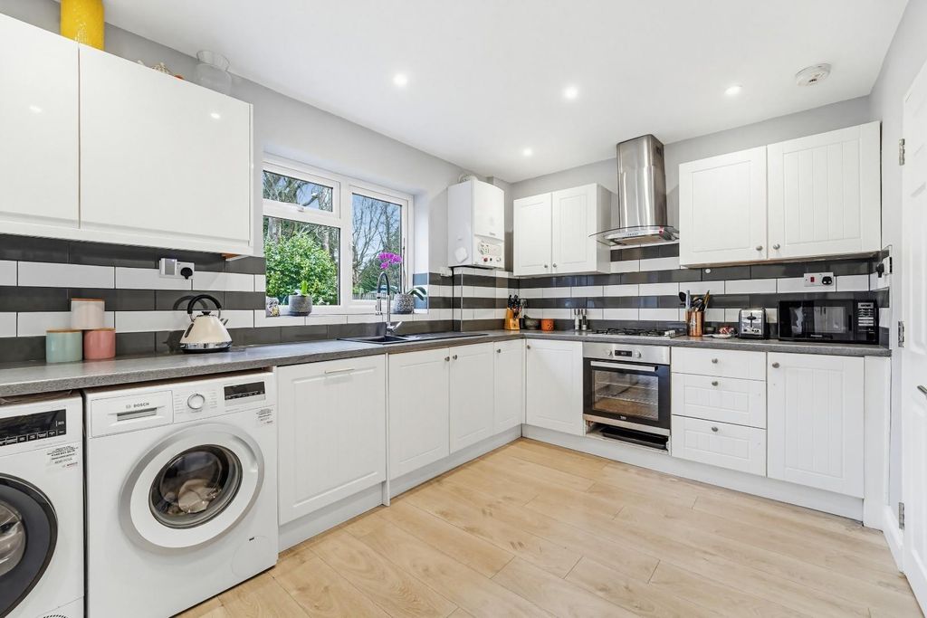 Additional image 3 of 4 bed end terrace house for saleThornfield Road, Banstead SM7