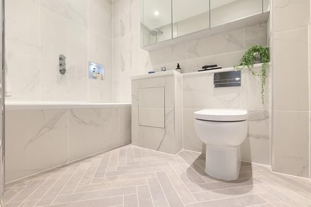 Additional image 8 of 3 bed flat for saleParkers Hill, Ashtead KT21