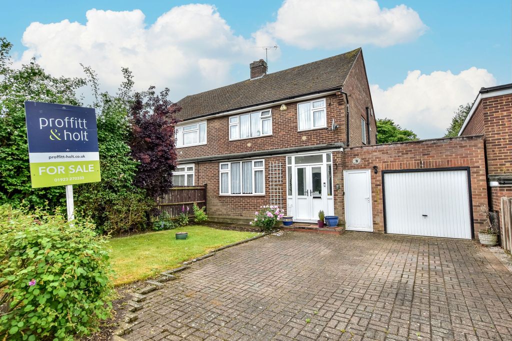 3 bed semi-detached house for saleLangley Lane, Abbots Langley WD5