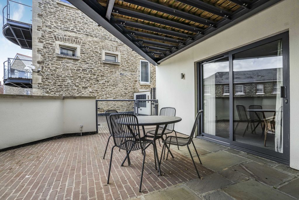 Additional image 2 of 2 bed flat for saleThe Old Gaol, Abingdon OX14