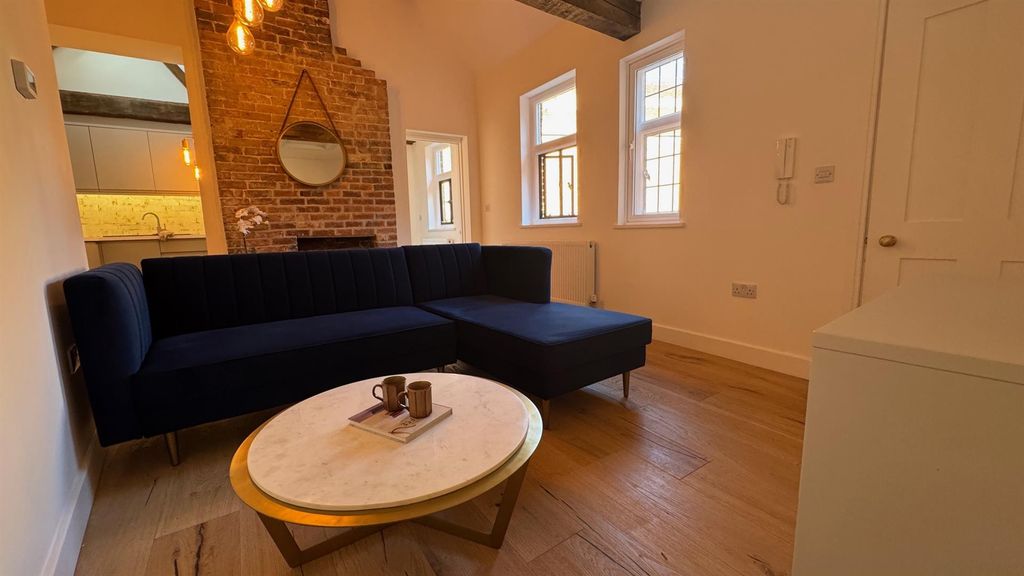 Additional image 4 of 1 bed flat for saleHigh Street, Banbury OX16