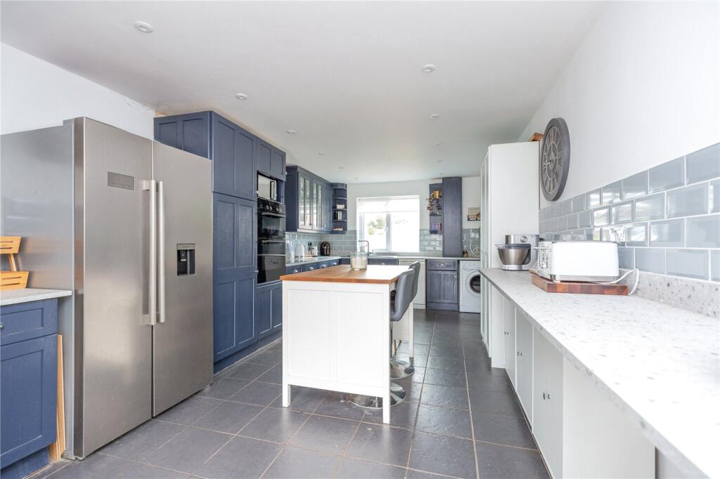 Dukes Close, Wincanton, Somerset, BA9 photo 5