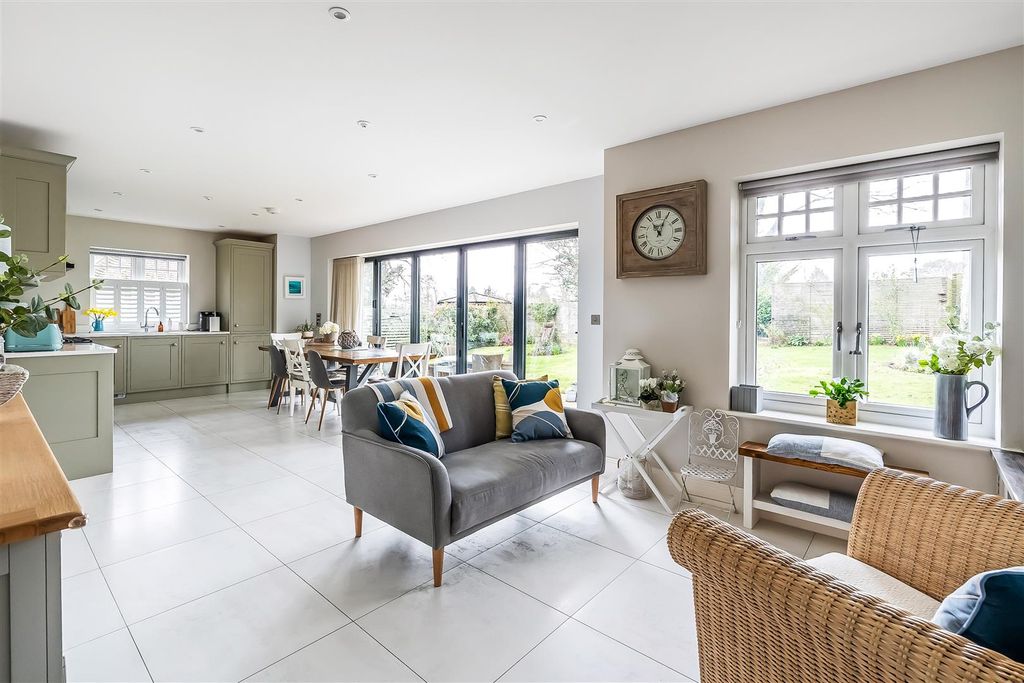 Additional image 4 of 3 bed detached bungalow for saleRoebuck Close, Ashtead KT21
