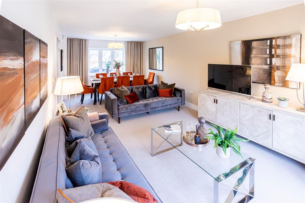 Additional image 3 of 4 bed detached house for saleBuckenham Road, Attleborough NR17