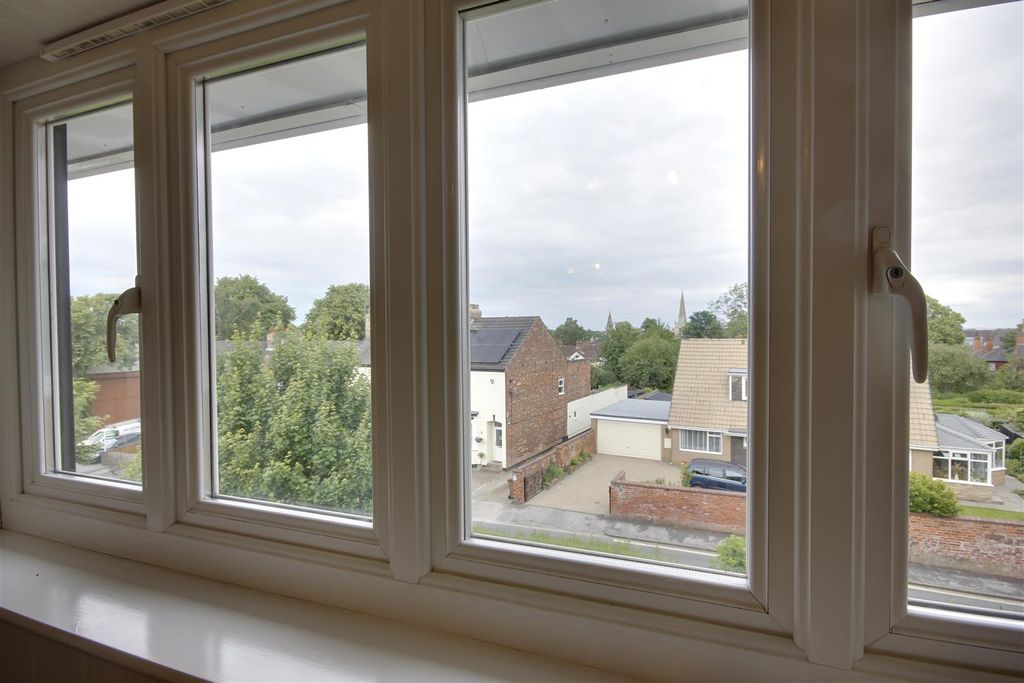 Additional image 11 of 2 bed flat for saleHudson Court, Hessle HU13