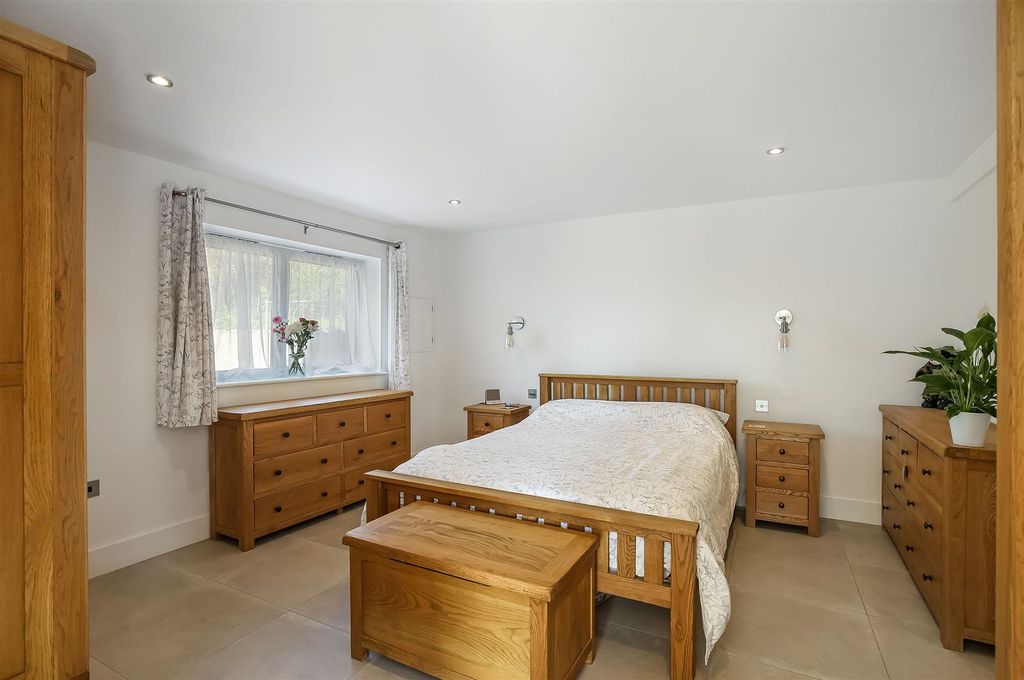 Additional image 10 of 3 bed detached house for saleOld Alresford, Alresford SO24