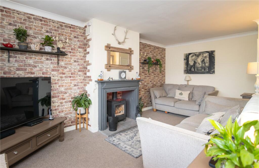 Additional image 2 of Evesham Avenue, Yeovil, Somerset, BA21