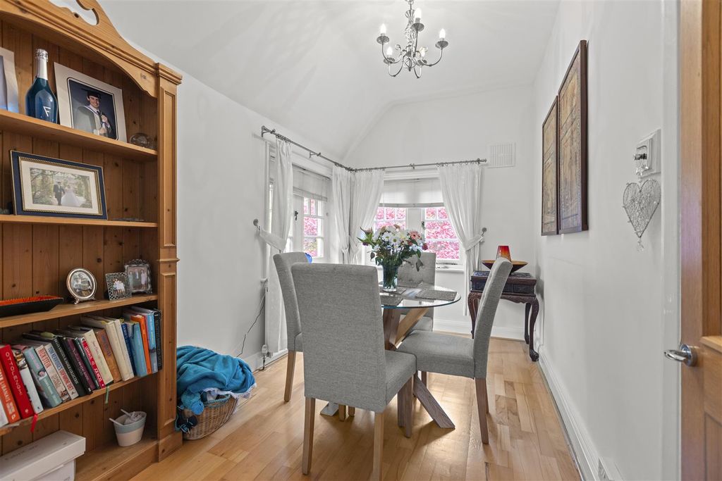 Additional image 4 of 3 bed flat for salePrince Albert Drive, Ascot SL5