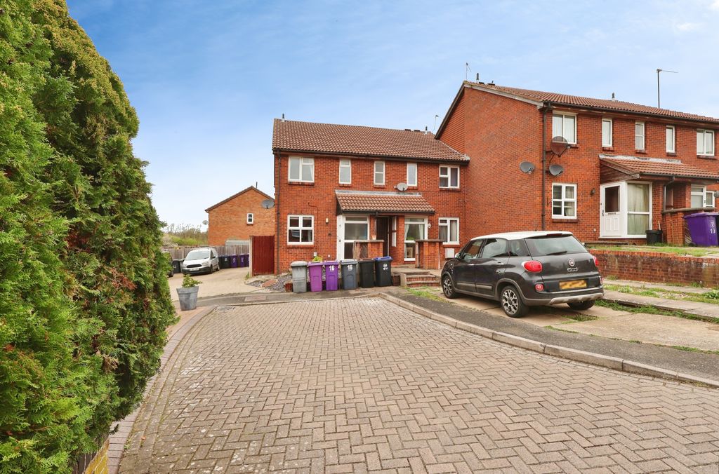 1 bed flat for saleSanderling Close, Letchworth SG6
