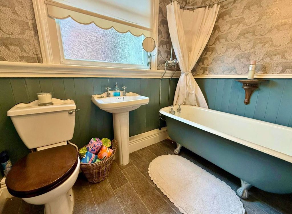 Additional image 15 of 2 bed flat for saleBidston Avenue, Birkenhead CH41